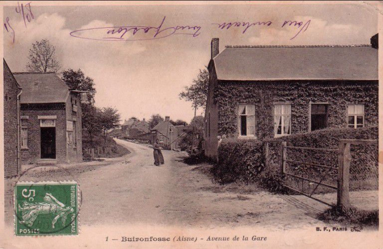02135 - Buironfosse - Avenue de la Gare.jpg