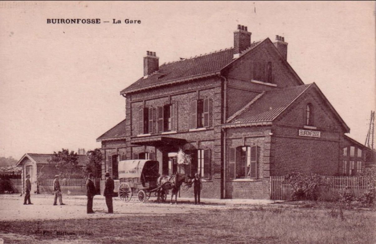 02135 - Buironfosse - La Gare 2.jpg