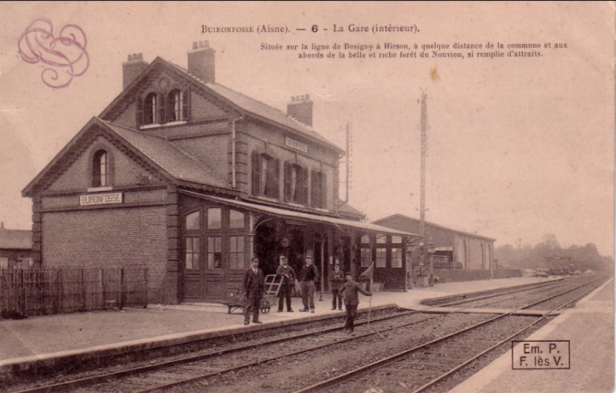 02135 - Buironfosse - La Gare 4.jpg