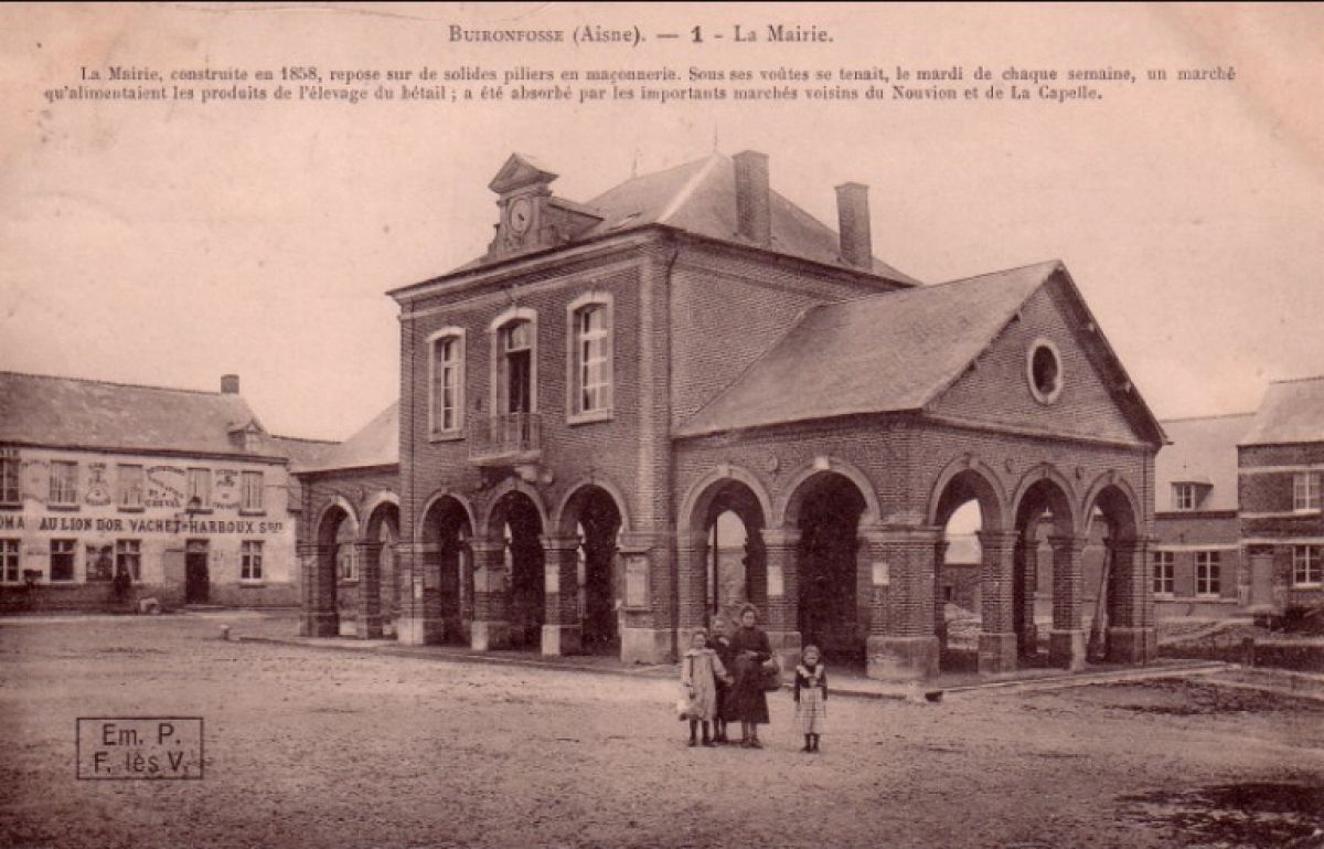 02135 - Buironfosse - La Mairie.jpg