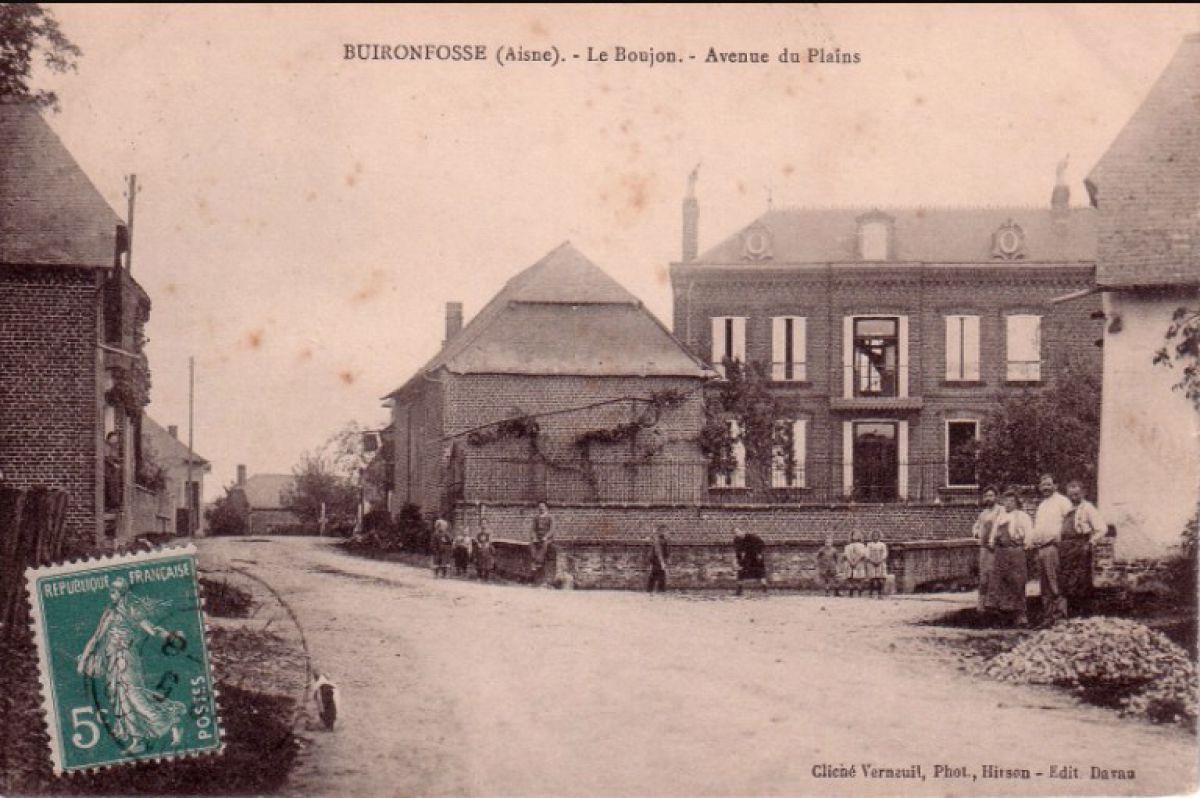 02135 - Buironfosse - Le Boujon - Avenue du Plains.jpg